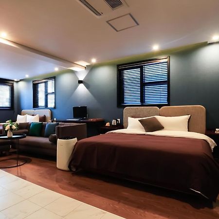 Brown-Dot Hotel Yangjeong Busan Exteriör bild