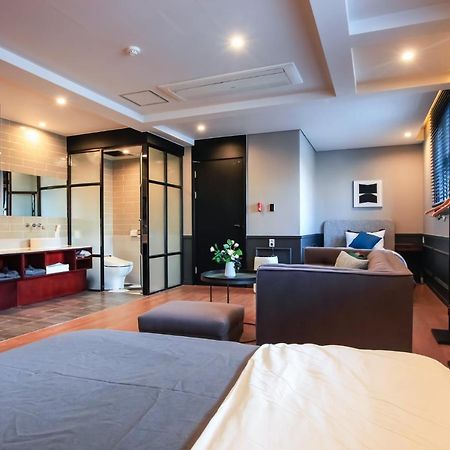 Brown-Dot Hotel Yangjeong Busan Exteriör bild